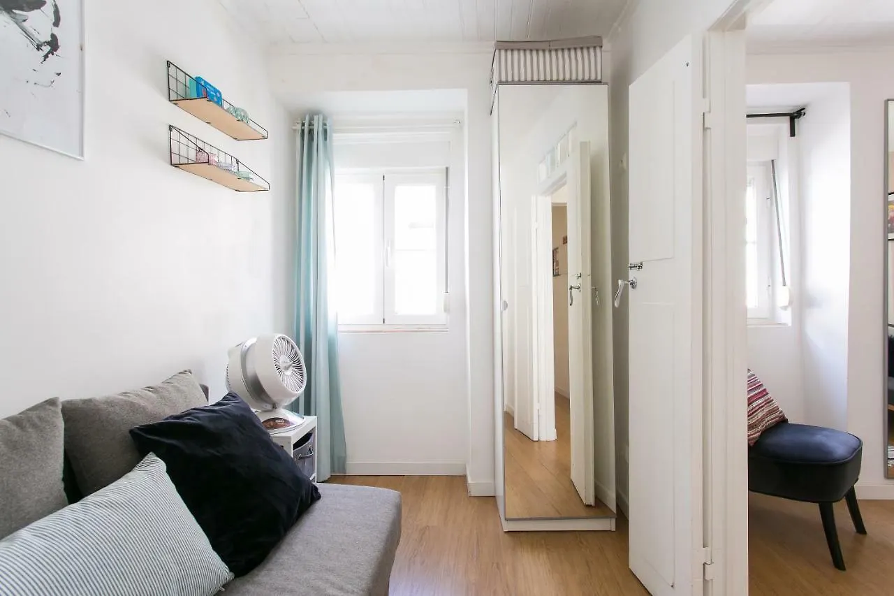 Green Street - Lovely Historic Center Apartment Лиссабон Португалия