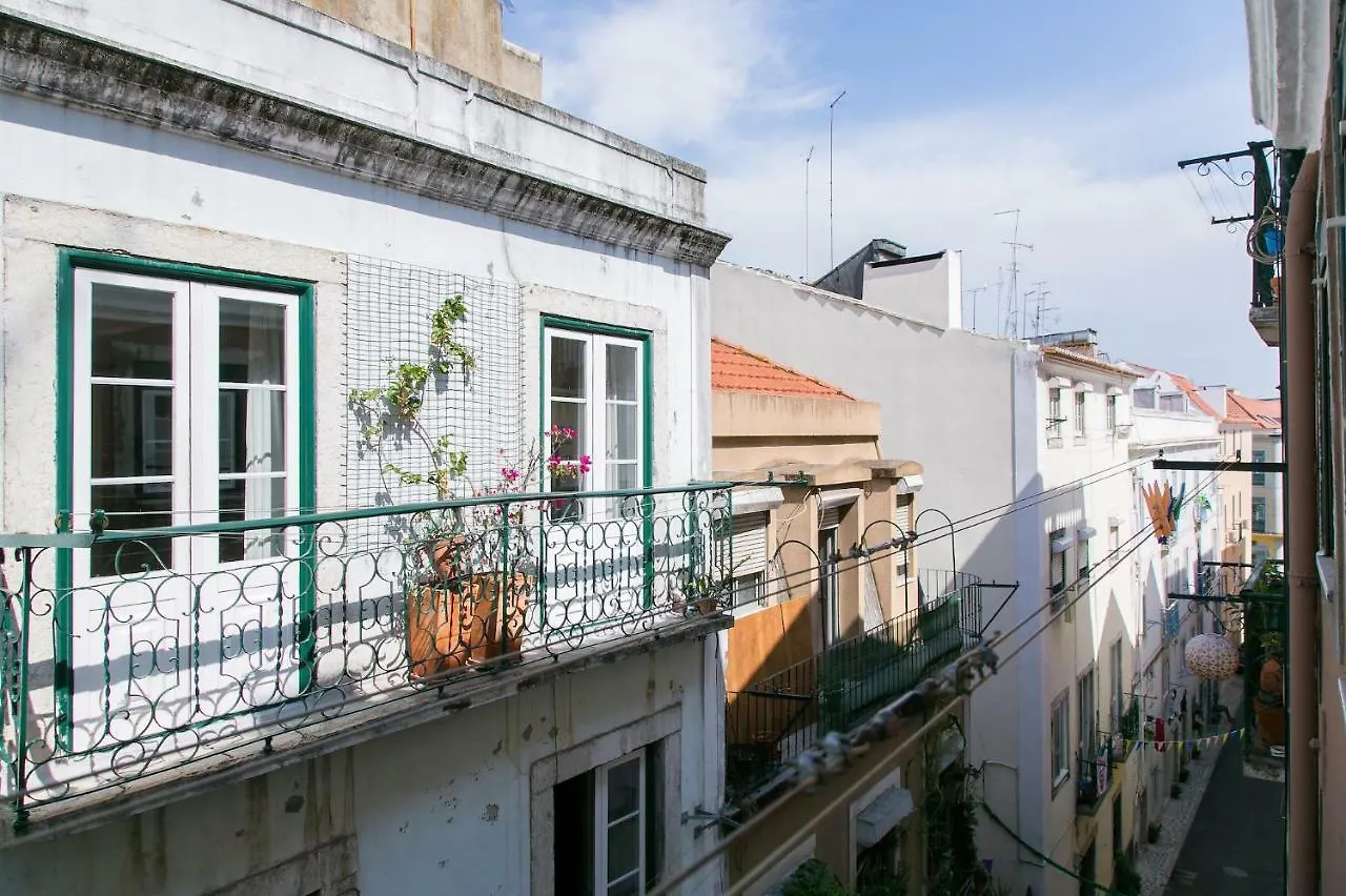 Green Street - Lovely Historic Center Apartment Лиссабон Португалия